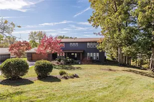 5605 Pleasant View Dr, Nashport, OH 43830 - Photo 1