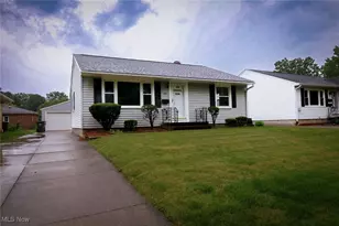 218 Hollywood Ave, Cuyahoga Falls, OH 44221 - Photo 1