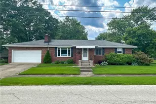 344 17th St NW, Barberton, OH 44203 - Photo 1