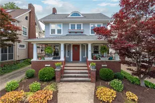 1076 Sylvan Ave, Oakwood, OH 44107 - Photo 1