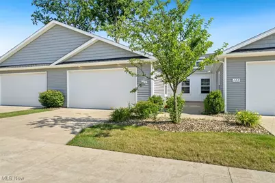 118 Fallen Oak Lane, Elyria, OH 44035 - Photo 1