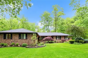 395 E Pioneer Trail, Aurora, OH 44202 - Photo 1