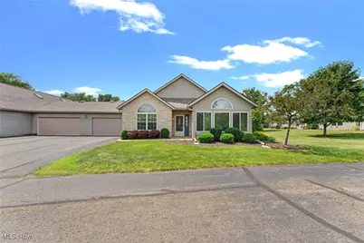 4204 Tannybrooke Lane NW #B, Canton, OH 44718 - Photo 1