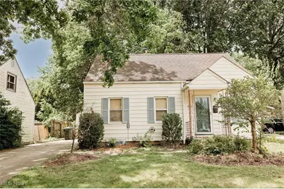 3190 Oakwood Drive, Cuyahoga Falls, OH 44221 - Photo 1