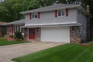 2703 Pasadena Dr, Green Hills, OH 44131 - Photo 1