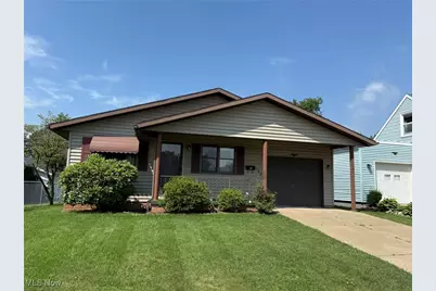 122 N Fairview Avenue, Dover, OH 44622 - Photo 1