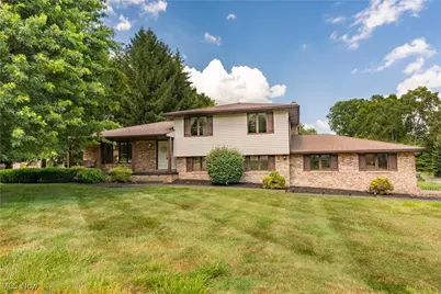 5200 Tanglewood Avenue NE, Louisville, OH 44641 - Photo 1