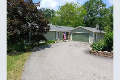 272 Oakmont Drive, Belpre, OH 45714 - Photo 1