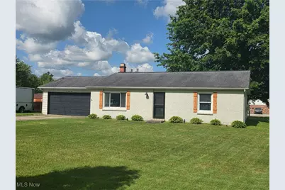 221 S Elm Street, Jefferson, OH 44047 - Photo 1