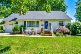 2207 Robinhood Dr, Wooster, OH 44691 - Photo 1