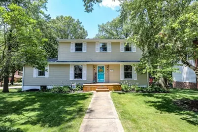 422 Oak Manor Drive, Ravenna, OH 44266 - Photo 1