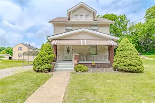 2209 Maple Ave NE, Canton, OH 44714 - Photo 1