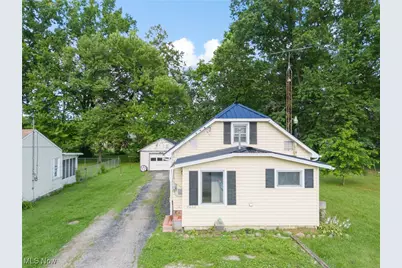 11330 Tullis Avenue NE, Alliance, OH 44601 - Photo 1