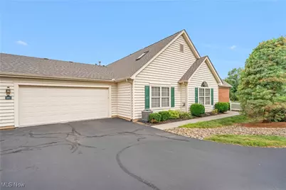 37 Village Court, Columbiana, OH 44408 - Photo 1
