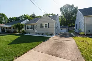 1370 Castlewood Ave SW, North Canton, OH 44720 - Photo 1
