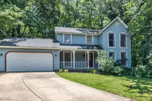 2756 Hartwood Cir, Stow, OH 44224 - Photo 1