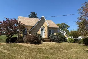 1960 Lutz Ln, Zanesville, OH 43701 - Photo 1