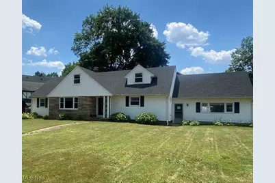 456 Sunset View Drive, Akron, OH 44320 - Photo 1