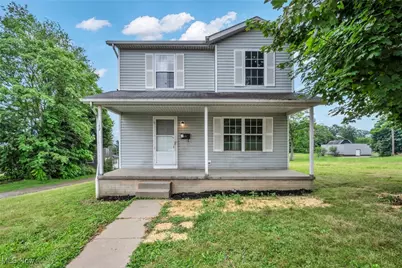 142 S Seneca Avenue, Alliance, OH 44601 - Photo 1