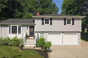 849 Parker Rd, Aurora, OH 44202 - Photo 1