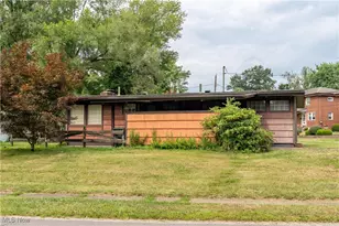 1105 35th St NW, Canton, OH 44709 - Photo 1