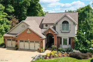 1902 Hollythorne Rd NE, Canton, OH 44721 - Photo 1