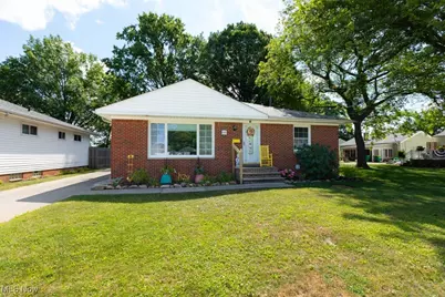 685 E 300th Street, Willowick, OH 44095 - Photo 1