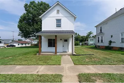 515 E High Street, Uhrichsville, OH 44683 - Photo 1