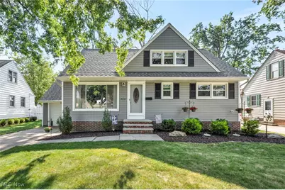 323 E 286th Street, Willowick, OH 44095 - Photo 1