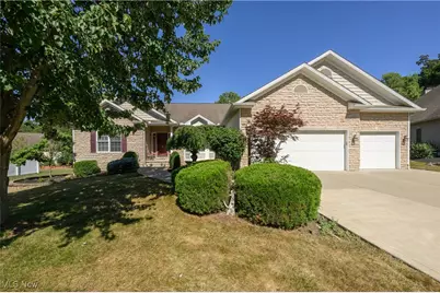 2889 Vicksburg Avenue NW, Canton, OH 44708 - Photo 1