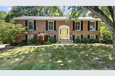 800 Lindy Lane Avenue SW, North Canton, OH 44720 - Photo 1