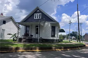 191 S 5th St, McConnelsville, OH 43756 - Photo 1