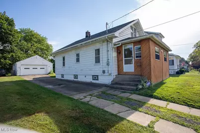 2013 Everett Avenue, Youngstown, OH 44514 - Photo 1