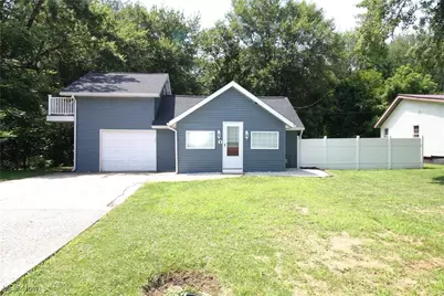 1075 S Wabash Avenue, Brewster, OH 44662 - Photo 1