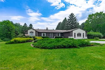 18781 Thorpe Road, Chagrin Falls, OH 44023 - Photo 1