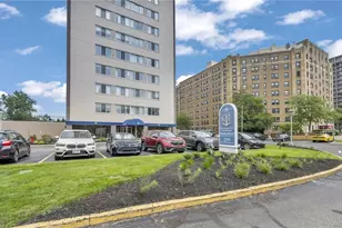 12520 Edgewater Dr, Oakwood, OH 44107 - Photo 1