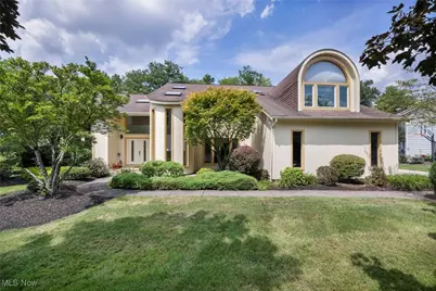 155 Orange Tree Drive, Chagrin Falls, OH 44022 - Photo 1