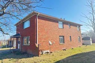 463-65 Treeside Dr, Akron, OH 44313 - Photo 1