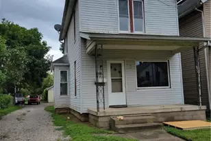 631 Locust St, Coshocton, OH 43812 - Photo 1