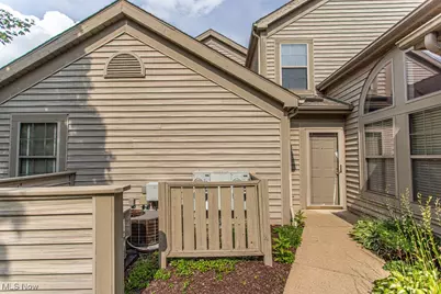 126 N Aspen Court #2, Warren, OH 44484 - Photo 1