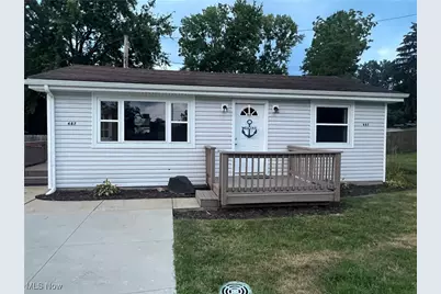 487 W Willowview Drive, Akron, OH 44319 - Photo 1