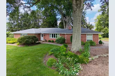 205 E 5th Street, Williamstown, WV 26187 - Photo 1