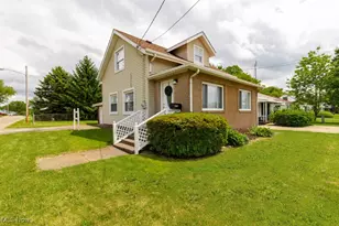 2830 Harmont Ave NE, Canton, OH 44705 - Photo 1