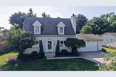 5807 Woodmoor Avenue NW, Canton, OH 44718 - Photo 1