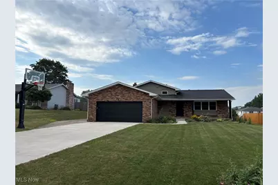 444 Wyandotte Trail SW, Hartville, OH 44632 - Photo 1