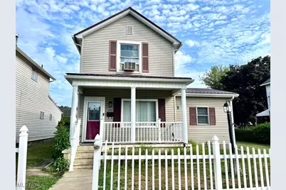 562 California Ave, Chester, WV 26034 - Photo 1