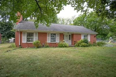 555 Park Street NW, Navarre, OH 44662 - Photo 1