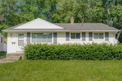 1809 Saint Elmo Avenue NE, Canton, OH 44705 - Photo 1