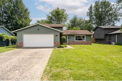 759 University Avenue, Elyria, OH 44035 - Photo 1