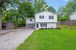 788 N Oakwood Dr, Akron, OH 44312 - Photo 1